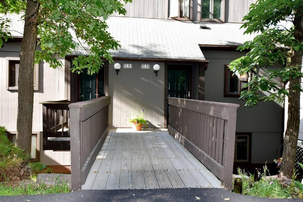 3-Bedroom Vacation Home Steps To Camelback Ski Area Ski-In Ski-Out Crescent Lake Exteriér fotografie