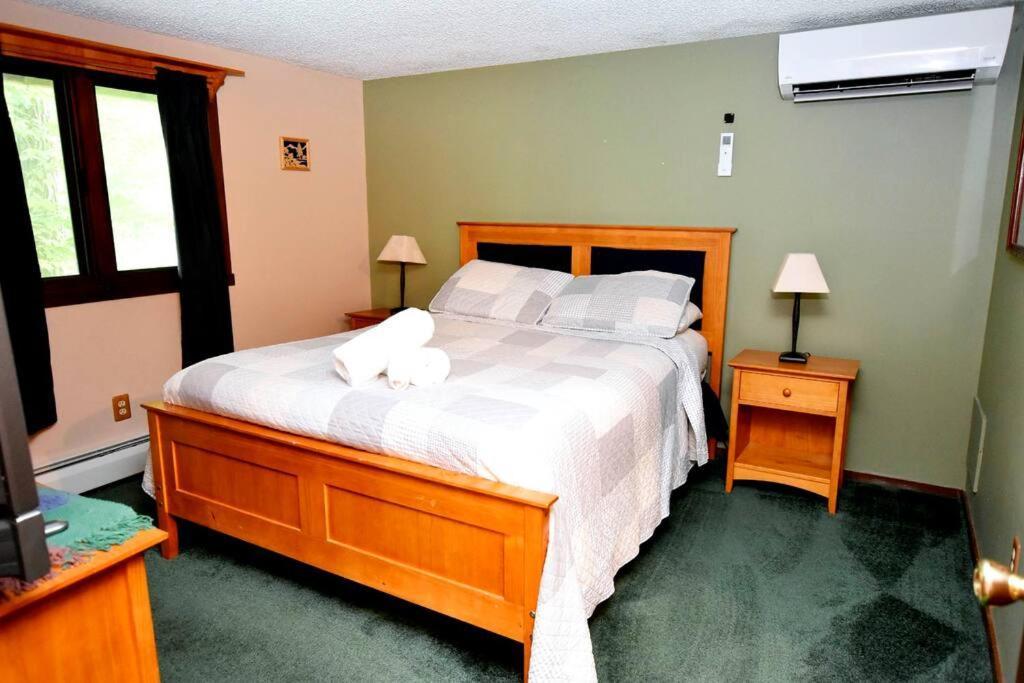 3-Bedroom Vacation Home Steps To Camelback Ski Area Ski-In Ski-Out Crescent Lake Exteriér fotografie