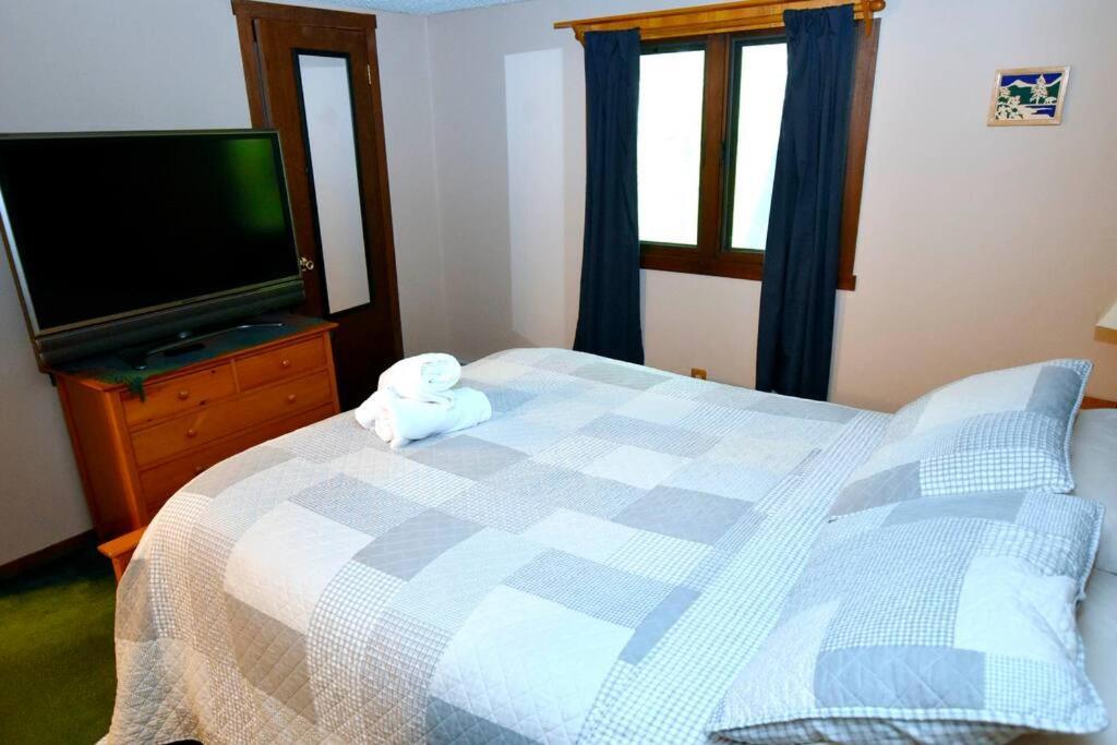 3-Bedroom Vacation Home Steps To Camelback Ski Area Ski-In Ski-Out Crescent Lake Exteriér fotografie