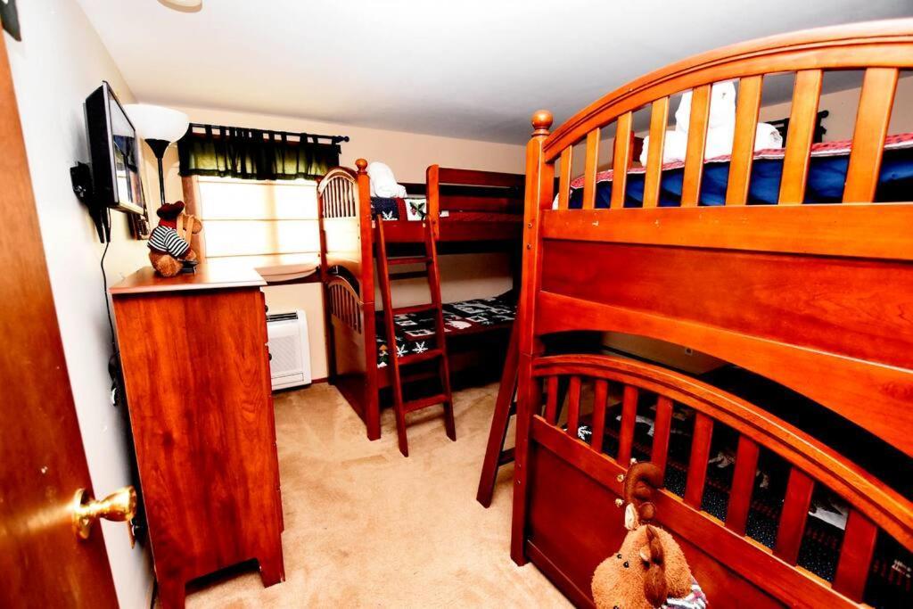 3-Bedroom Vacation Home Steps To Camelback Ski Area Ski-In Ski-Out Crescent Lake Exteriér fotografie